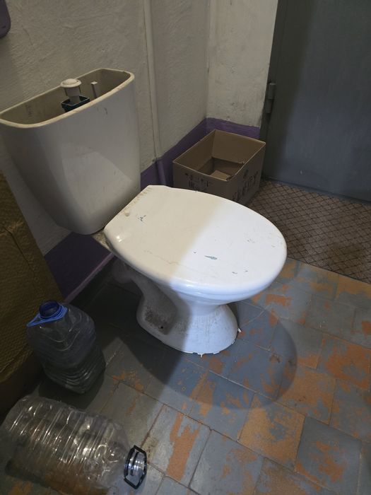 Отдам даром унитаз