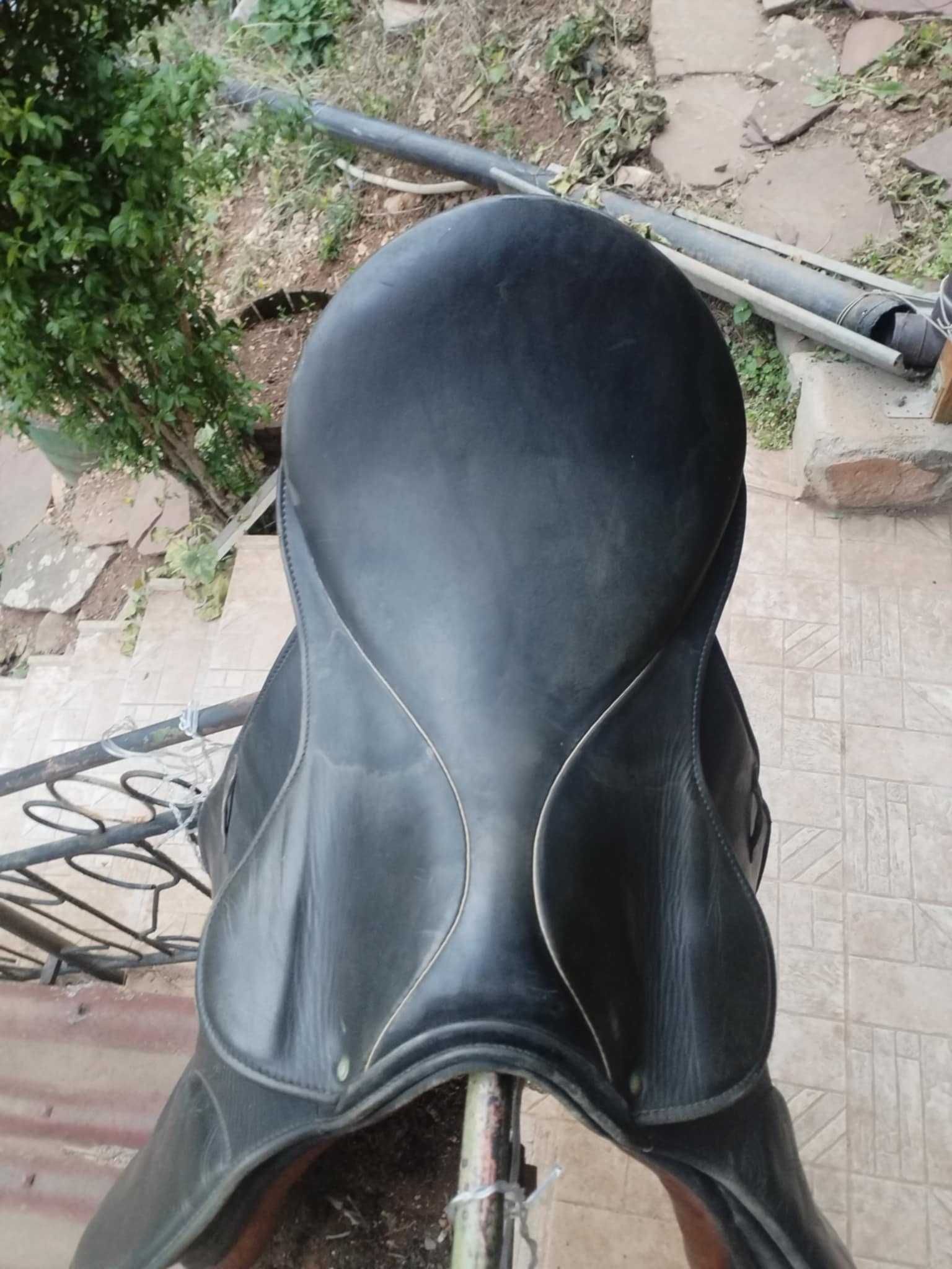 Немско седло за кон