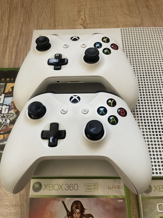 Vând Xbox one s in stare foarte buna,il sau schimb cu scuter sau cross