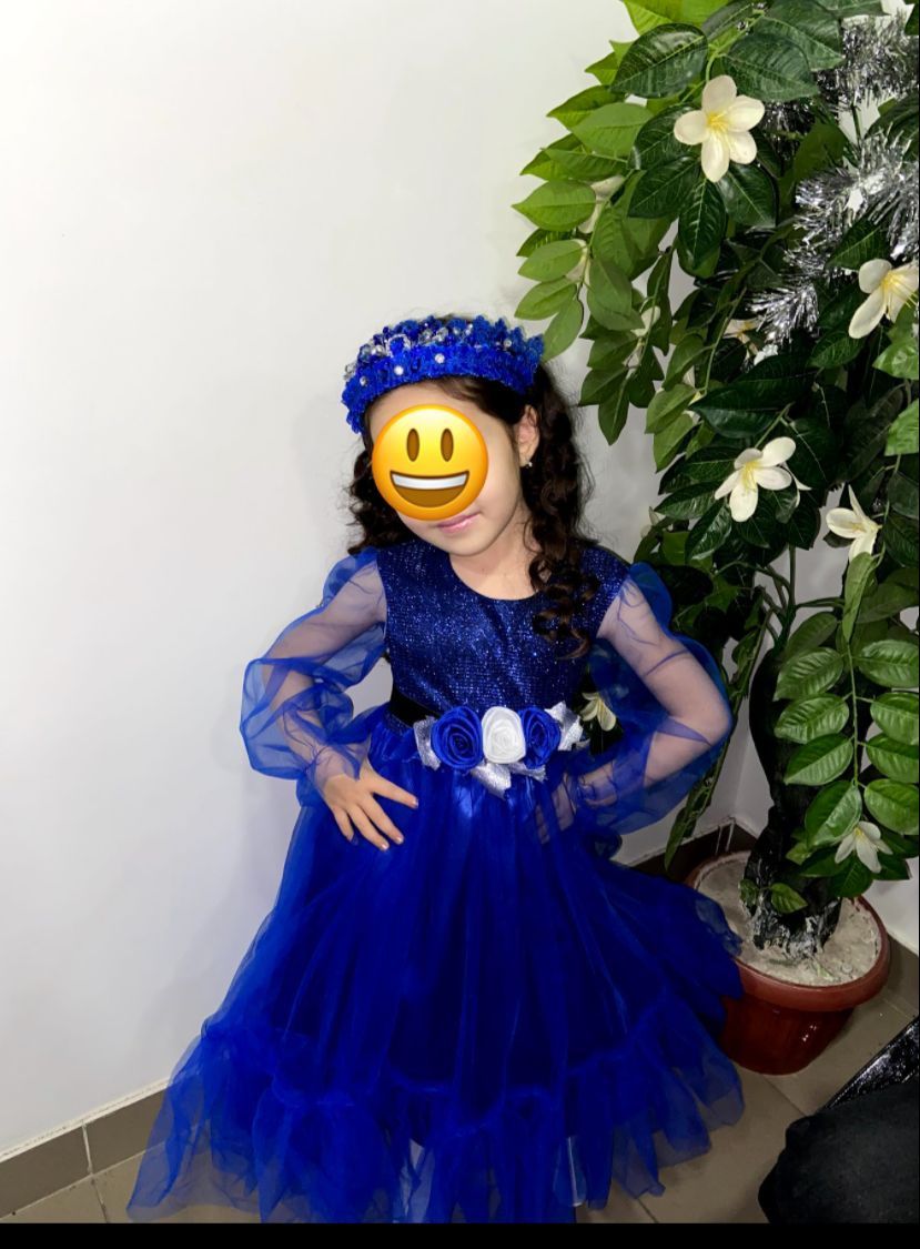 Красивая платье для девочек на 5-7 лет