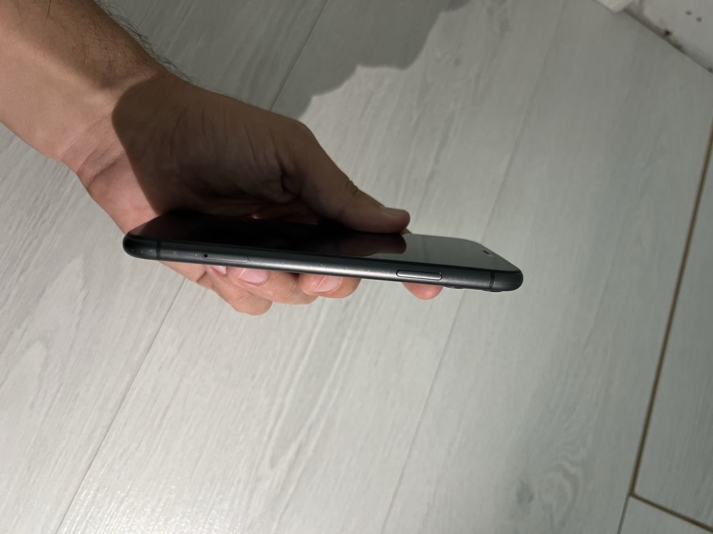 Продам Iphone 11 в хорошем состояний