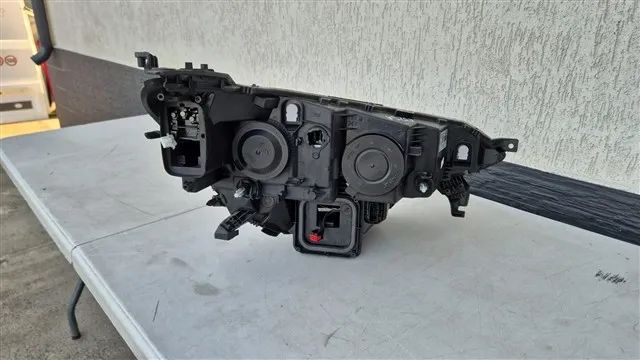 Far stanga Renault Megane 4 an 2017 2018 2019 2020 2021 , cod 260607505R