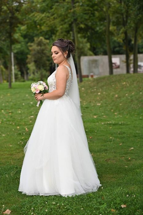 Vând rochie mireasa stil printesa