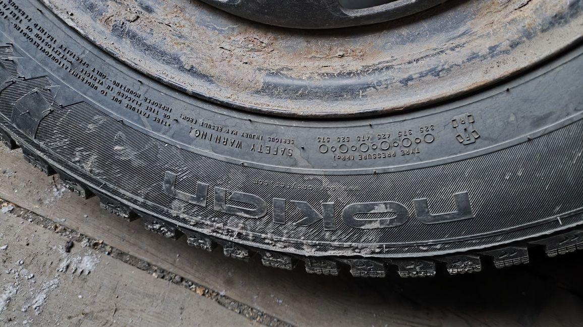 Шины зимние 195/70 R15 C. Диски 6J×15 H2, ET44