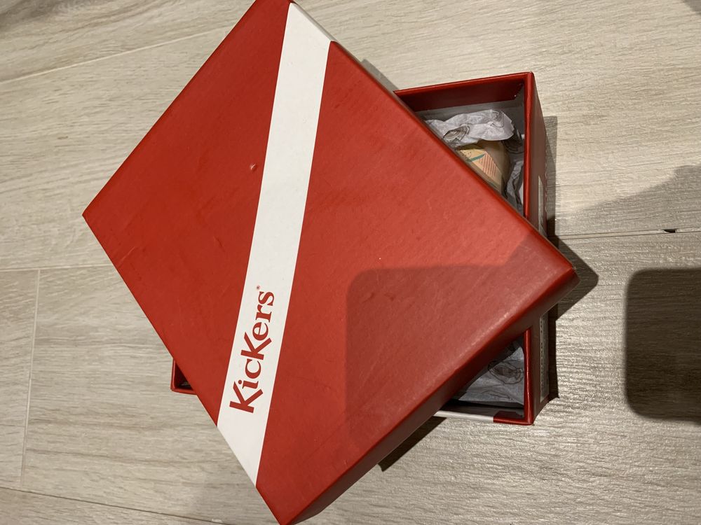 Детски сандали kickers