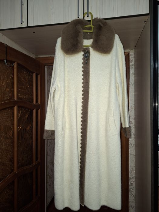 Пальто длинное новое