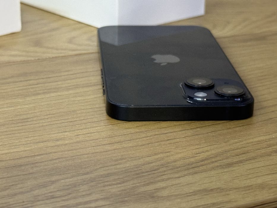 Бартер като нов iPhone 14 128gb 100% черен