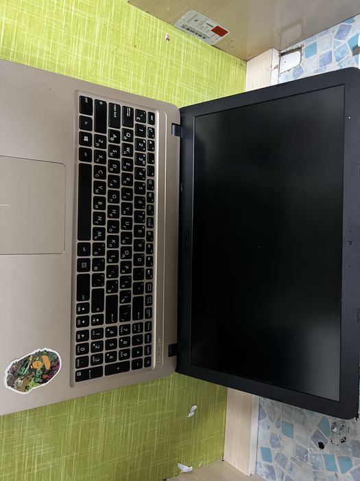Ноутбук asus x540uv