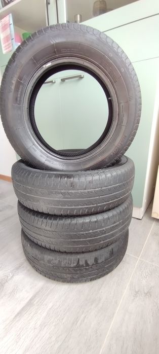 Продаю шины,БЕЗ шишок, состояние среднее