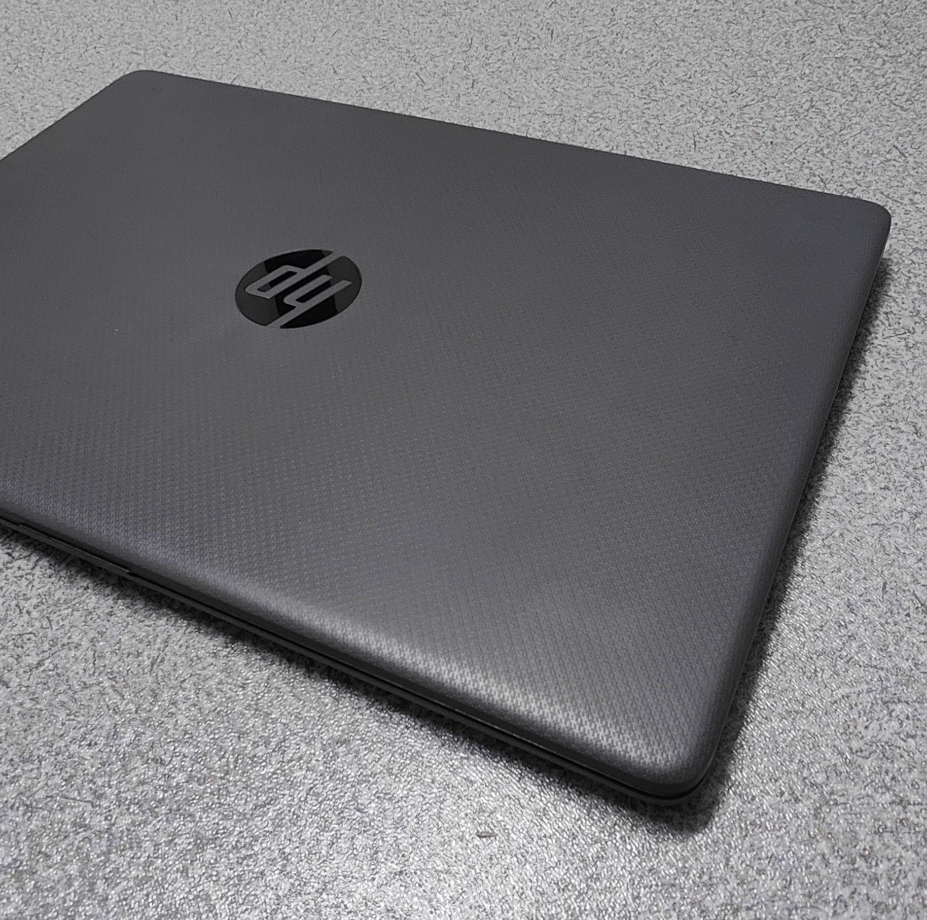 Ноутбук  HP 255 G8 .3V5F3EA.