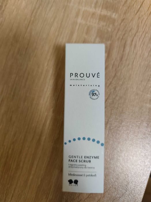 Продавам чисто нов ензимен пилинг за лице на Prouve.
