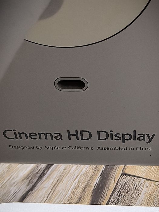 Apple cinema display