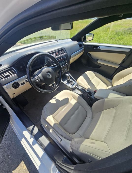 Vând Volkswagen Jetta 2.0 TDI – An 2011