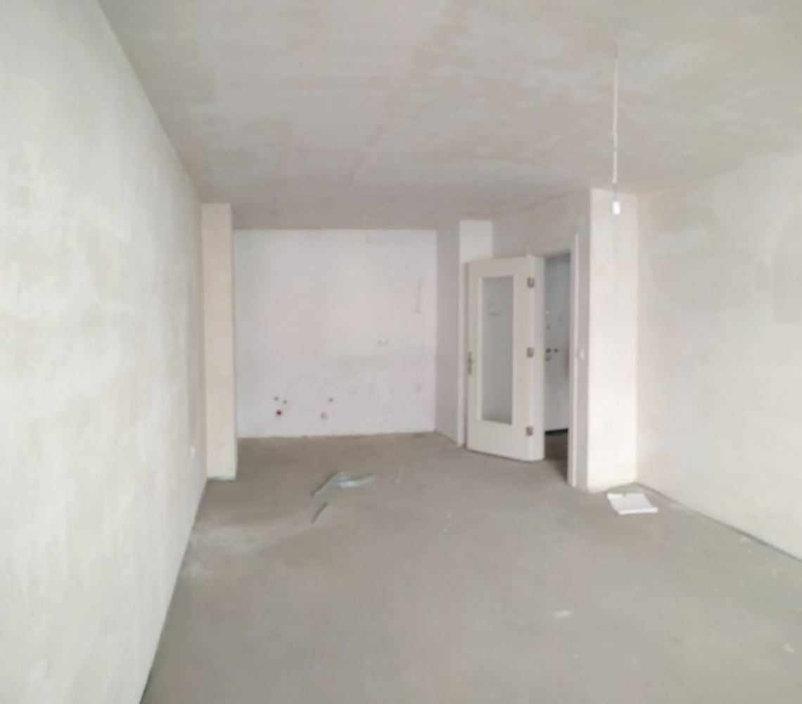 Продава се Двустаен апартамент в Пловдив, Христо Смирненски - 75 кв.м за 1742 €/кв.м - Снимка #1