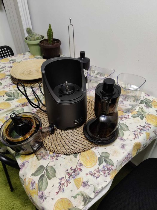 Storcător silențios cu melc pentru fructe/legume - Kuvings EVO 820