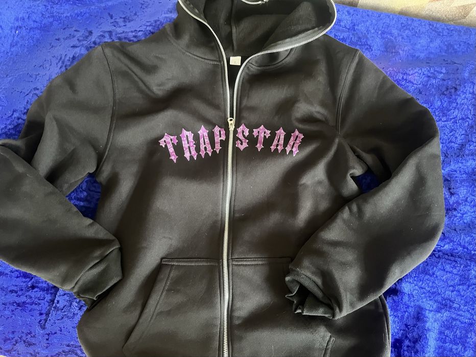 продам зипку trapstar