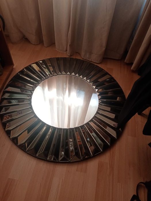 Oglinda perete salon sau curte