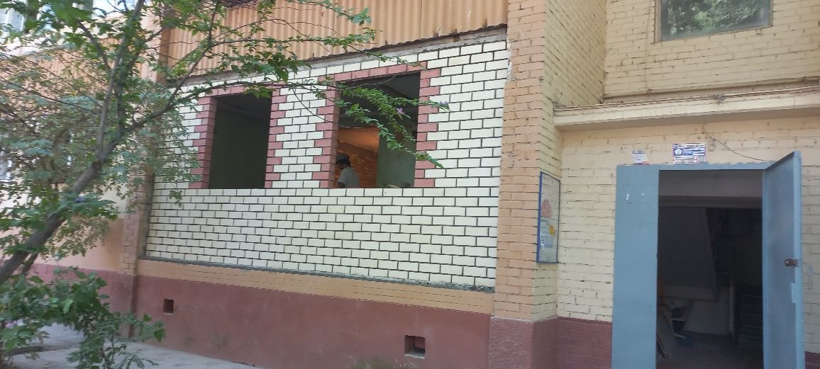 Кладка кирпича балконов установка новых козерки ролики решотки рамы