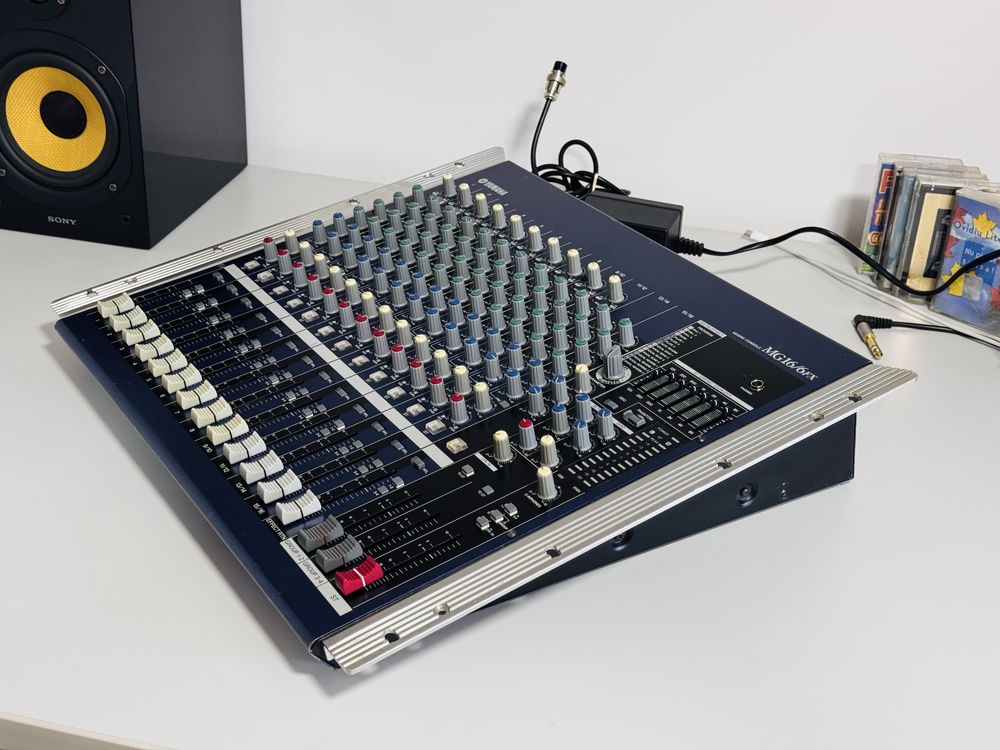 Mixer pasiv YAMAHA MG16/6FX,egalizator,efecte,16 canale,10 microfoane
