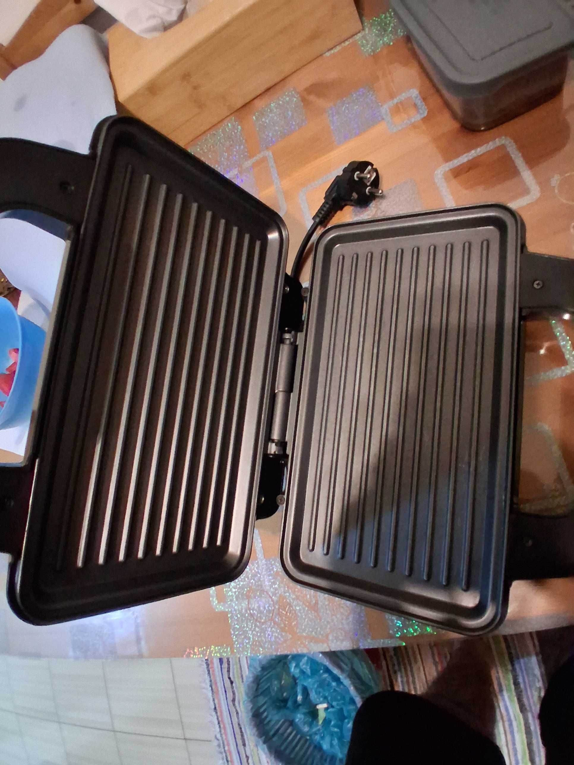 Sandwich maker Rohnson folosit