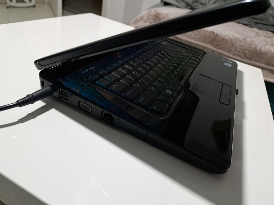 Laptop Dell Inspiron 1545 T3000 4GB RAM 320 GB HDD