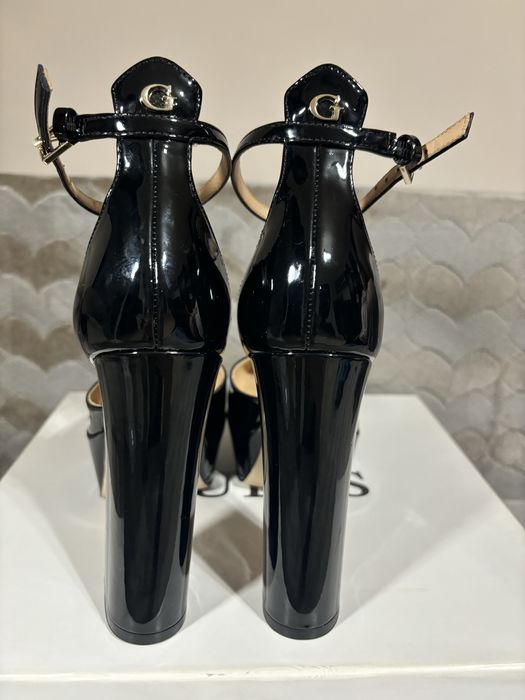 Guess pumps Calane (tocuri cu platforma Guess,stare foarte buna)
