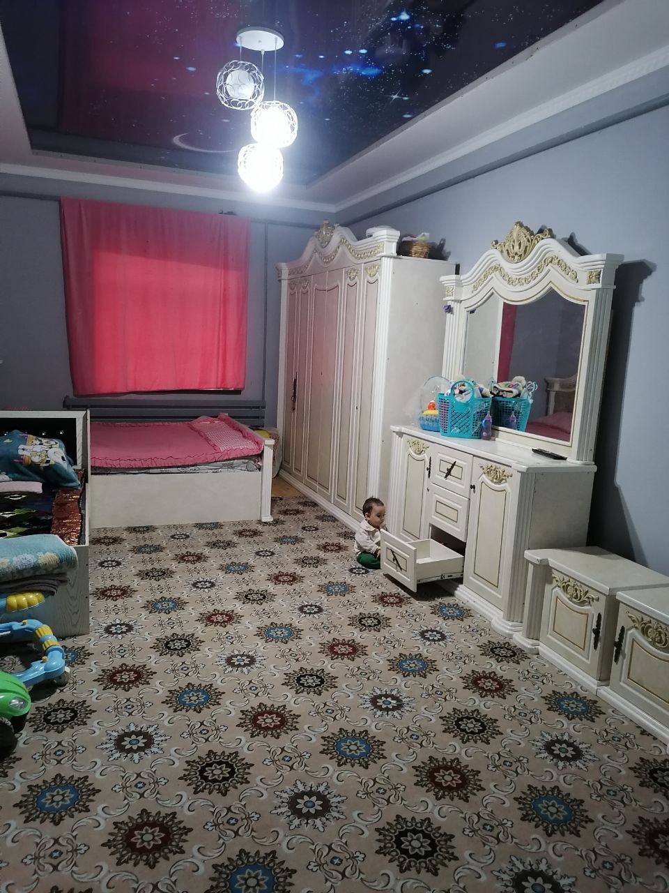 Uy sotiladi 5sotix yashashga hamma sharoit bor o'zimiz yashab turganuy