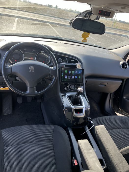 PEUGEOT 5008 5 LOCURI 2011 diesel perfecta stare