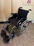 Scaun rulant handicap dizabilitati (ca nou) 46 cm