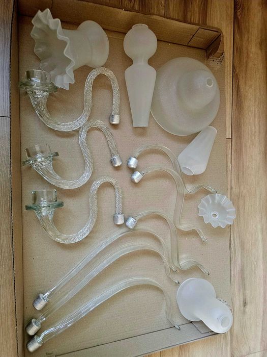 Piese lustra clasica din sticla alba