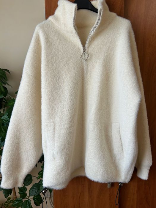 Бяло връхно облекло