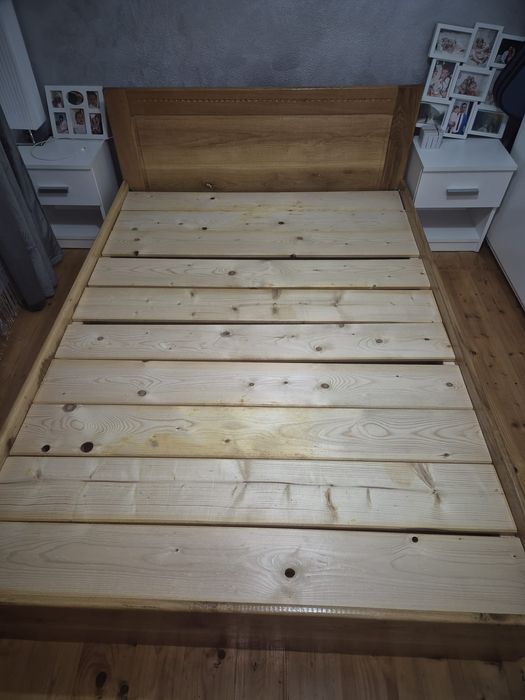 Vând  2 paturi  stejar+brad si o  saltea  140×200