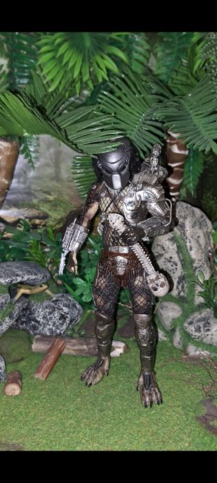 Caut figurina Scar Predator. Dau la schimb figurine marvel,  Predator