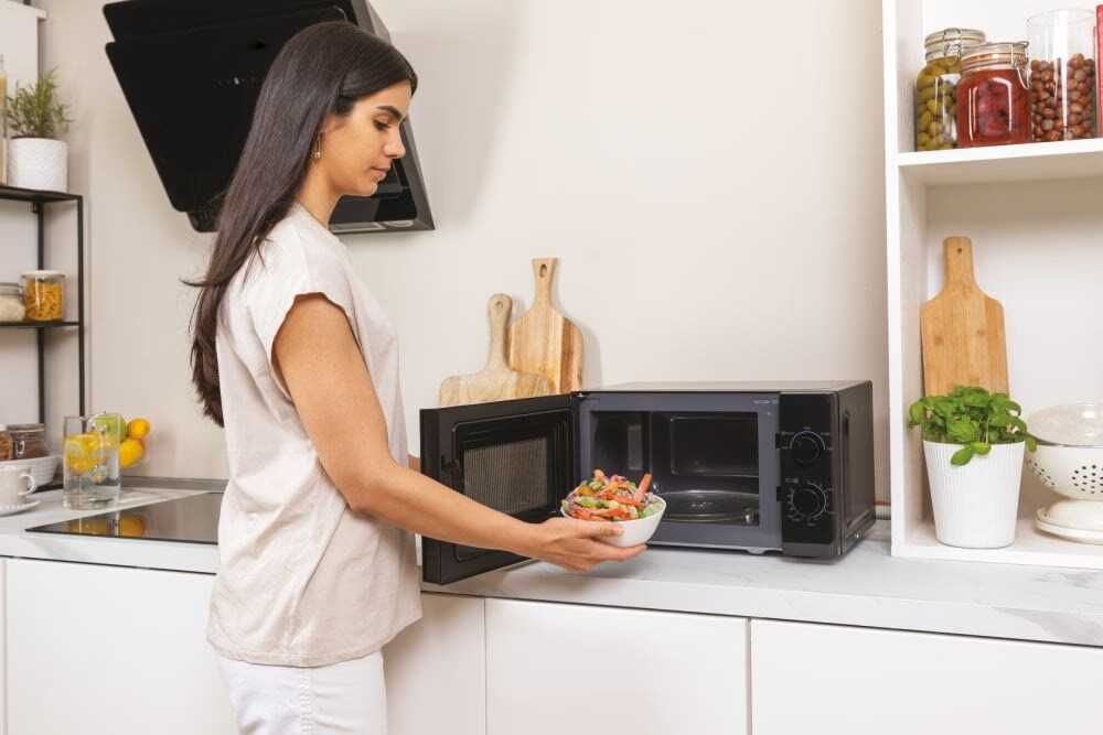 Нова микровълнова фурна Candy CMW20SMB Idea 20 л черна