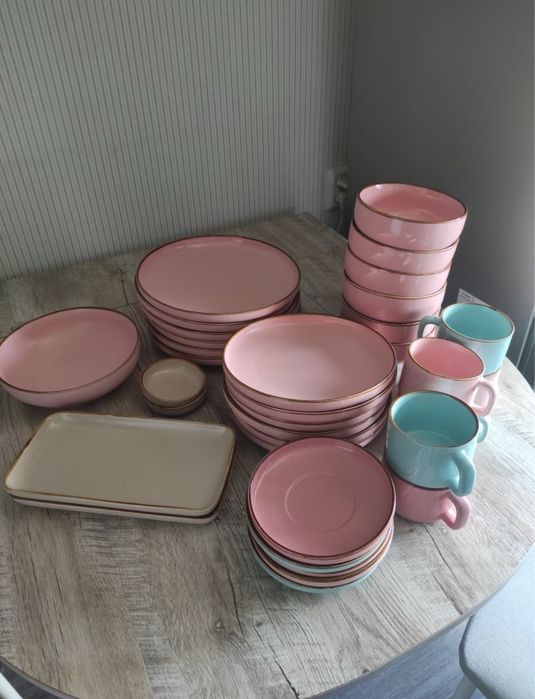 Набор посуды чайно - столовый