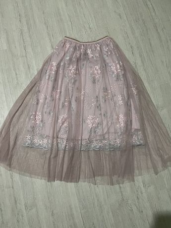 Красивая розовая весенняя юбка