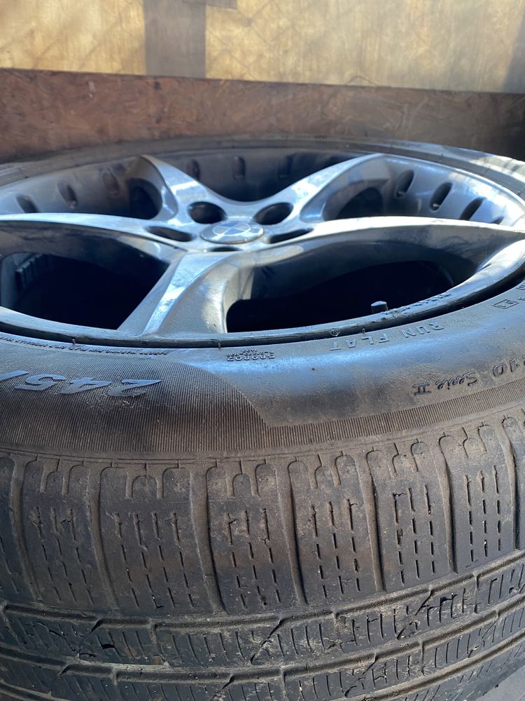 Vând anvelope cu jante BMW 245/50/18