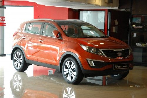 Накладка телевизора  Киа Спортейдж SL 2010/ Kia Sportage SL 2016