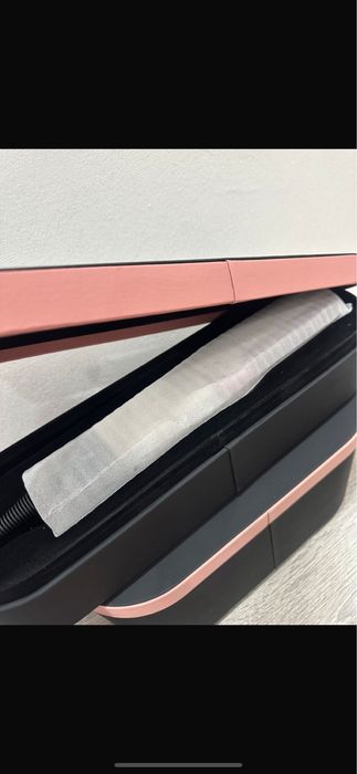 Dyson airstrait and airwrap