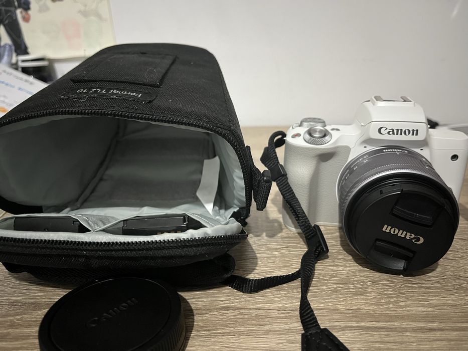 Camera canon M50 mark 2 -alb