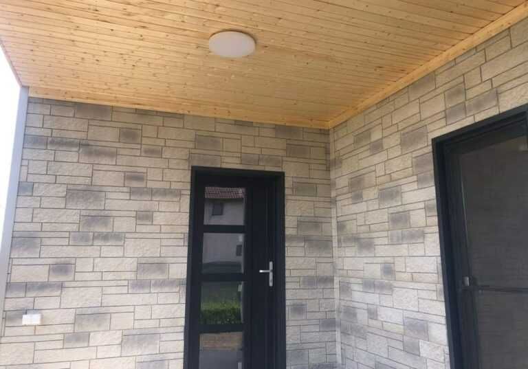 Casa, garaje auto pe structura metalica si panou sandwich termoizolant