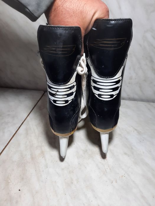 Patine hochei hochey 39 Bauer Impact marime 35-36 ( 23 cm)