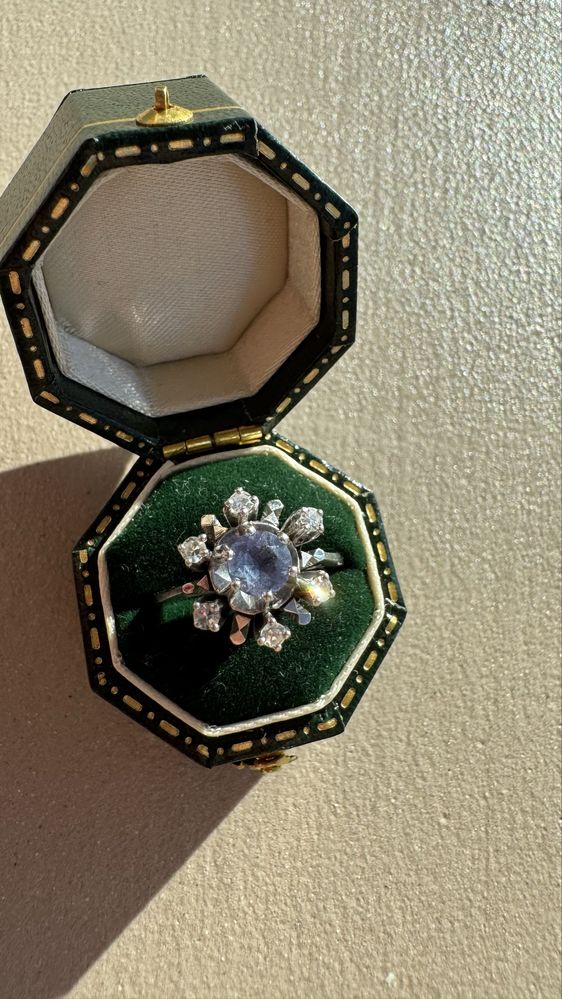 Inel tanzanit si diamante
