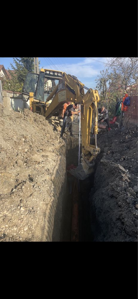 Executam lucrări cu buldoexcavator și diferite utilaje !