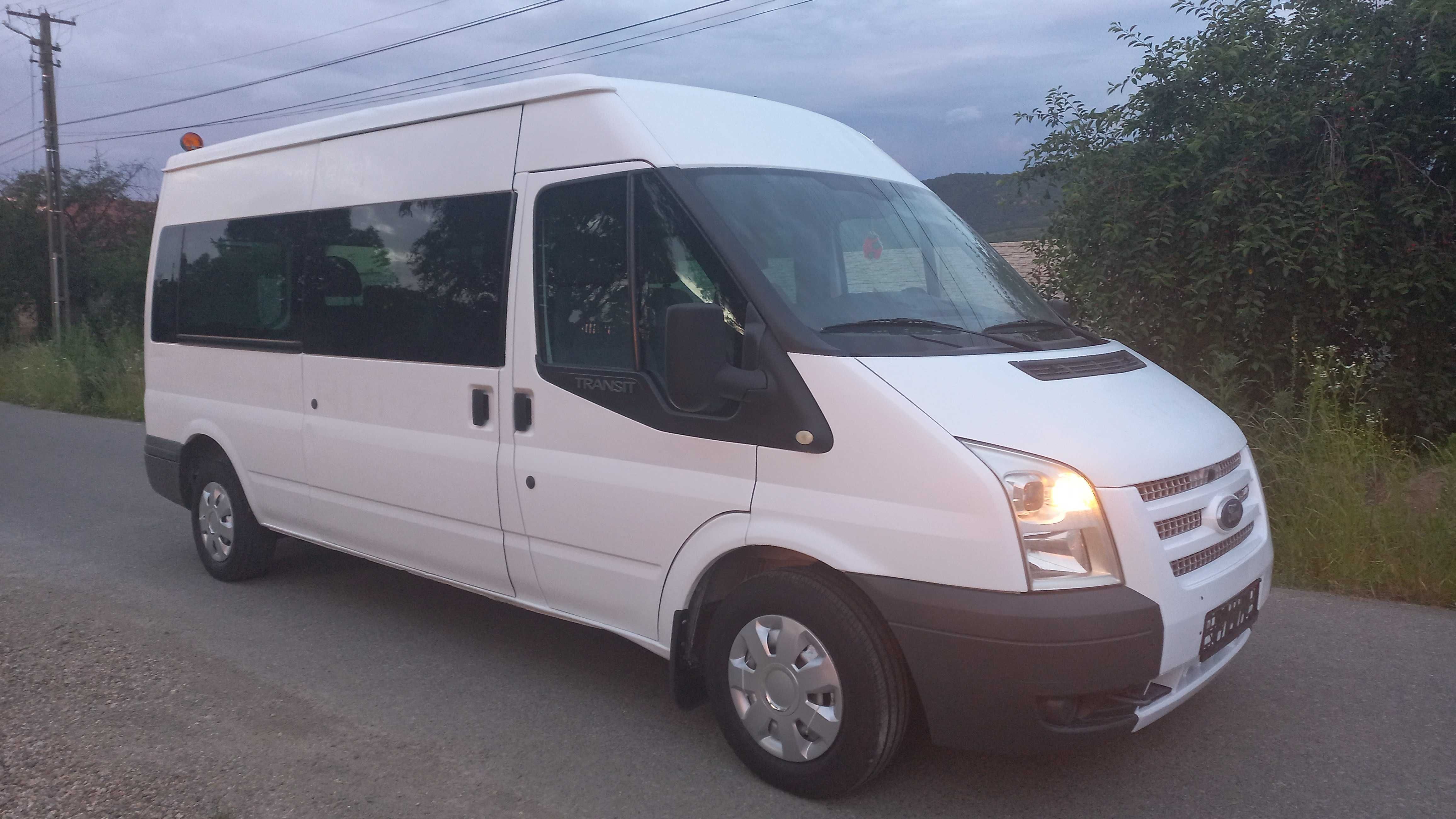 Ford transit 8+1