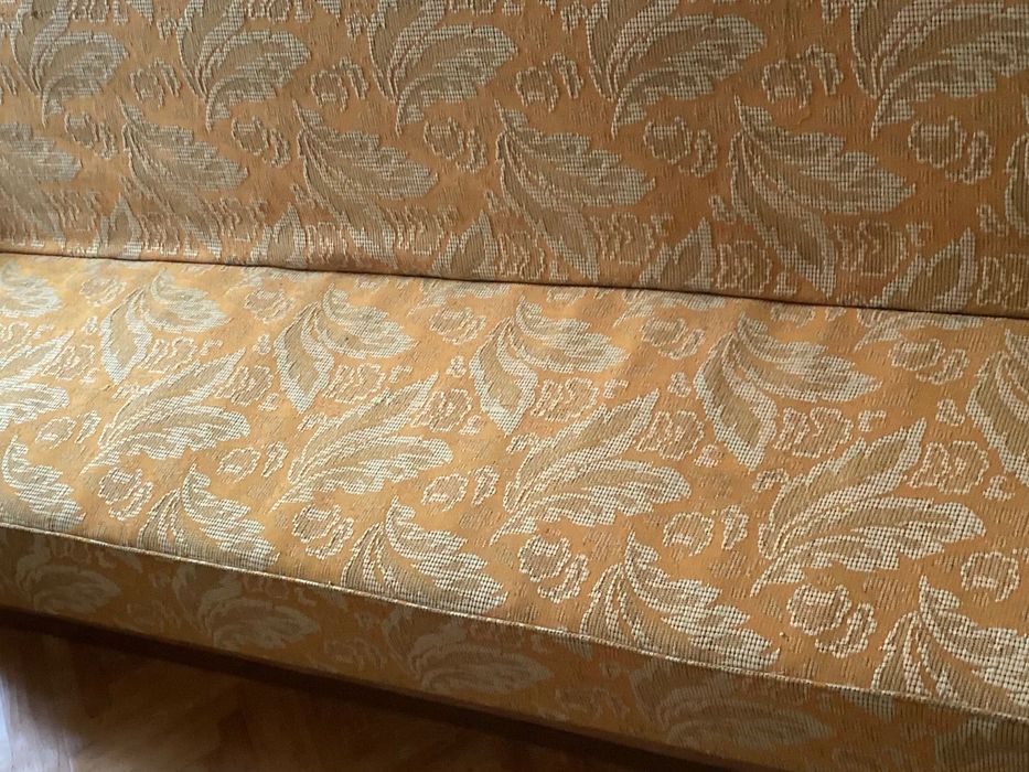 Două fotolii și canapea în bună stare