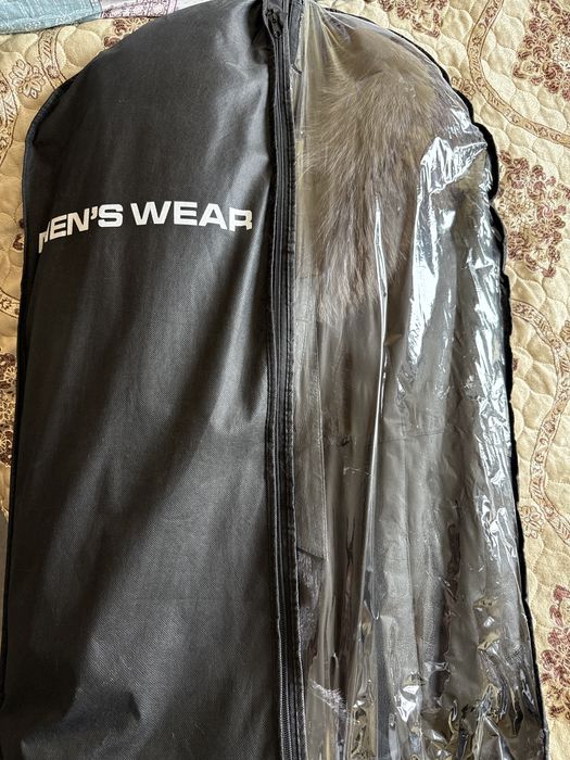 Дубленка новая. Размер не подошел. Покупали в России. Очень теплая.