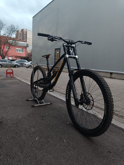 Nukeproof dissent 275 comp downhill, enduro