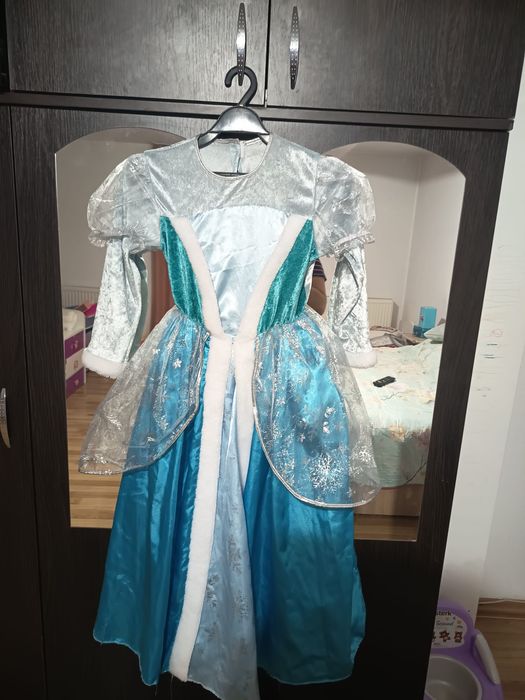 Rochie crăiasa pt serbare