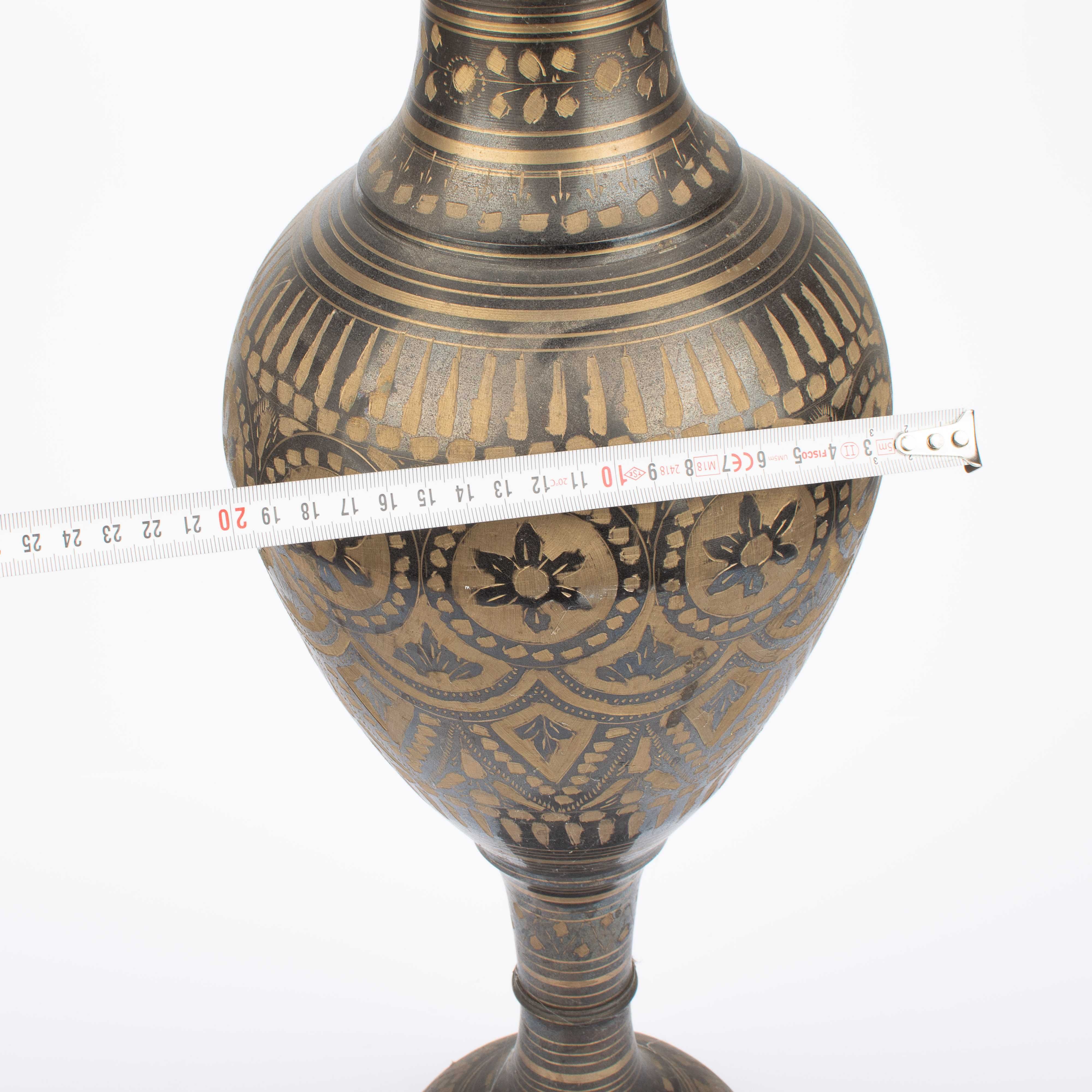 Висока ваза от гравиран месинг - 60 см
